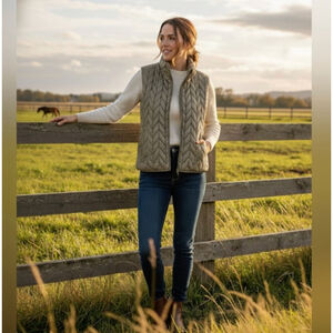 ** Liz Jordan Olive Green Chevron Braid Quilted Gilet Size M